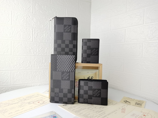 LVコピーウォレット着用イメージ